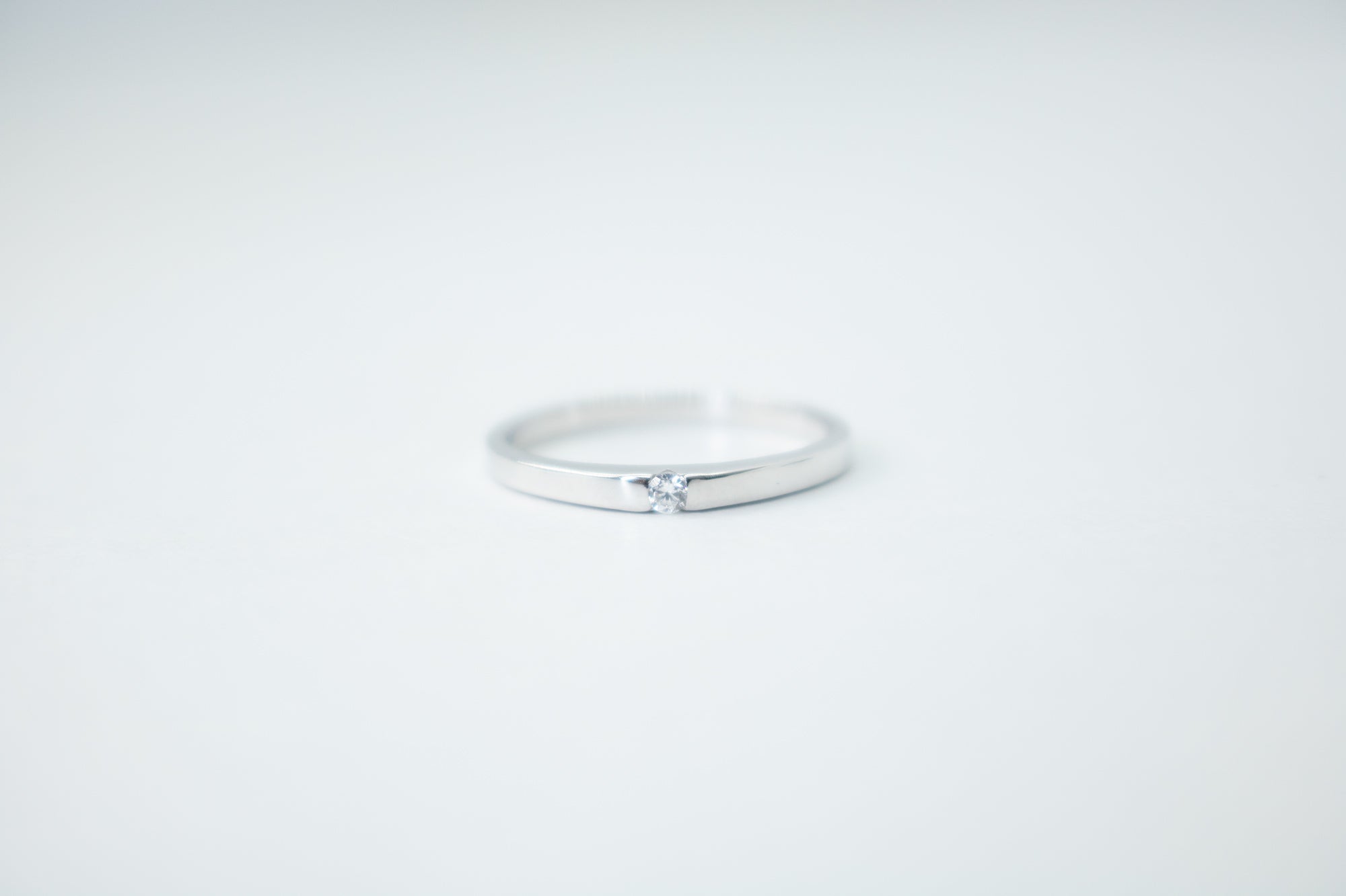 平打ち一粒ダイヤリング