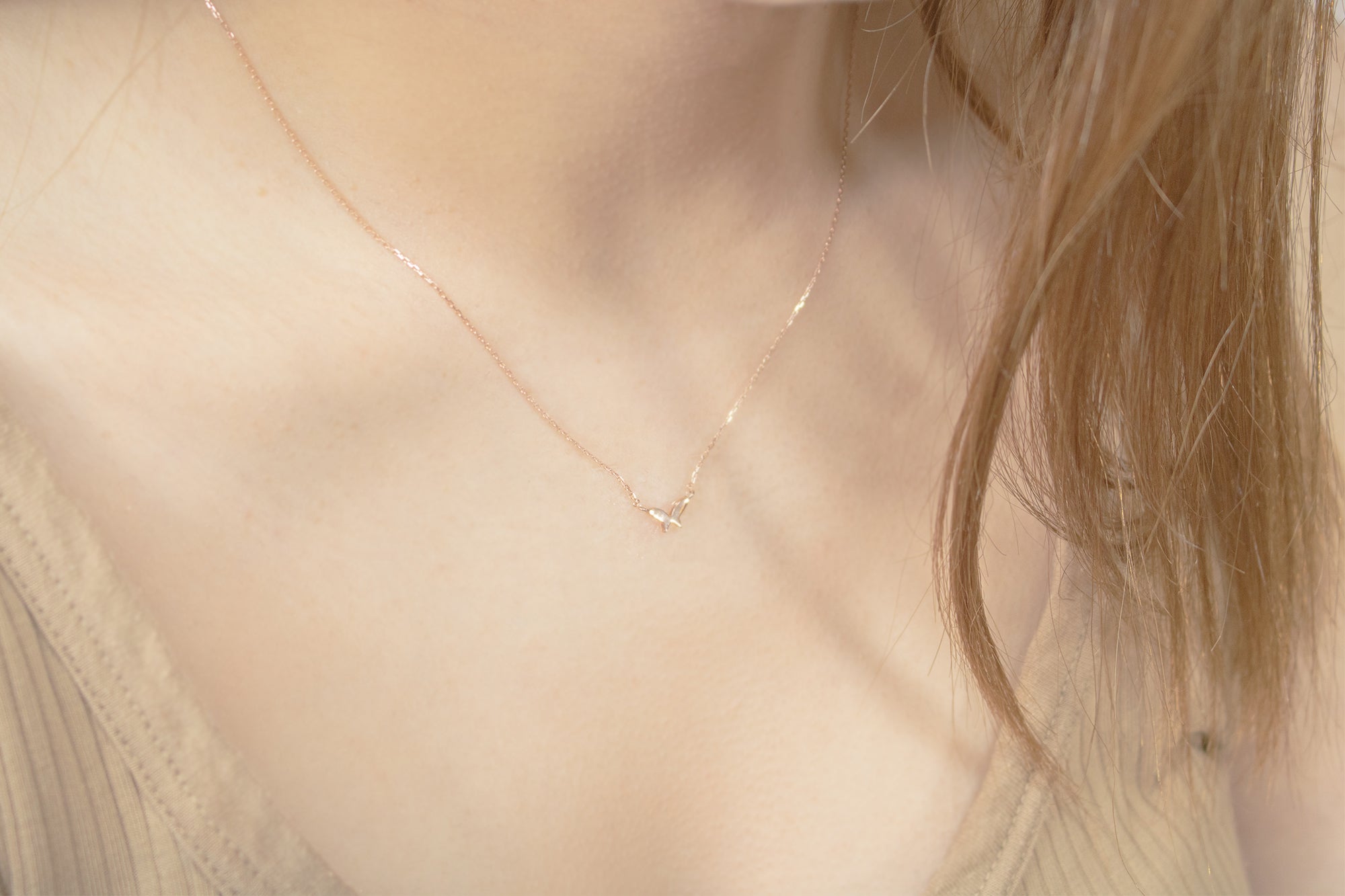 バタフライプチネックレス