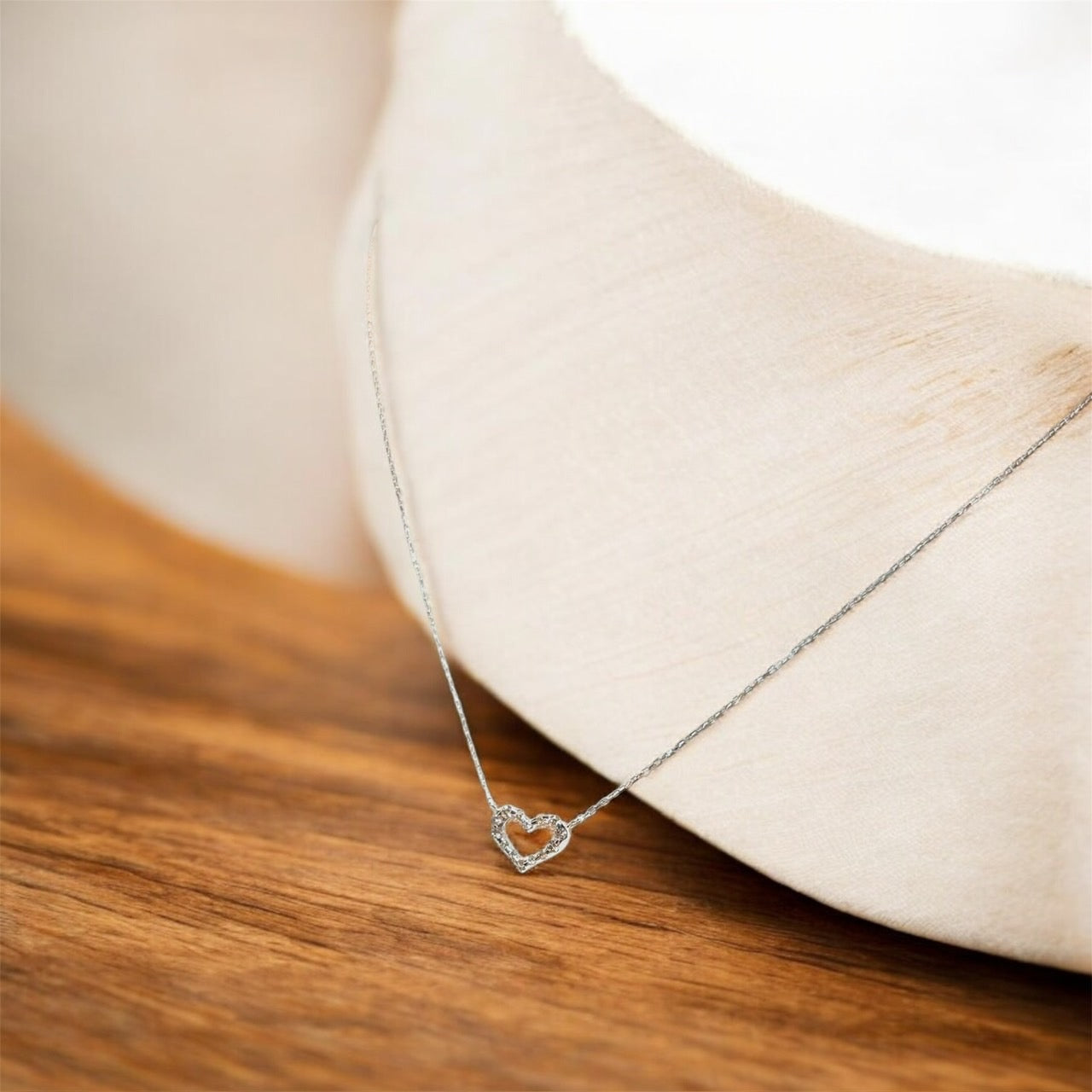 ダイヤモンド ハート型プチネックレス K10WG(10金ホワイトゴールド)