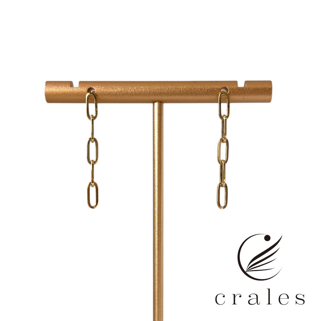 軽やかに揺れる — K18 鎖チェーンピアス(中空タイプ)