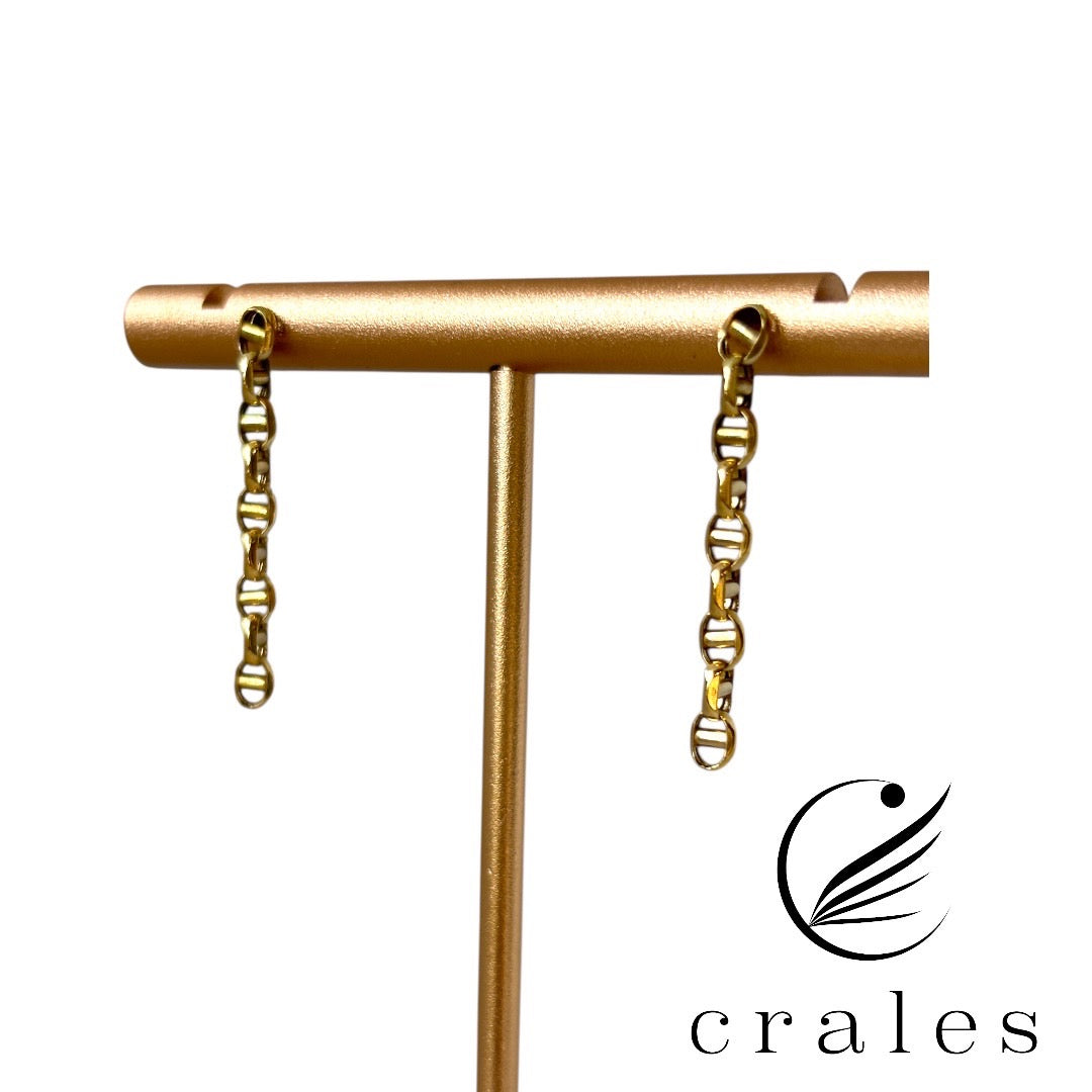 軽やかに揺れる — K18 鎖チェーンピアス(中空タイプ)